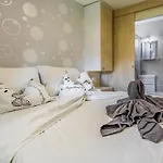 펜션 Mobile Luxury Premium-2 By Interhome 풀라